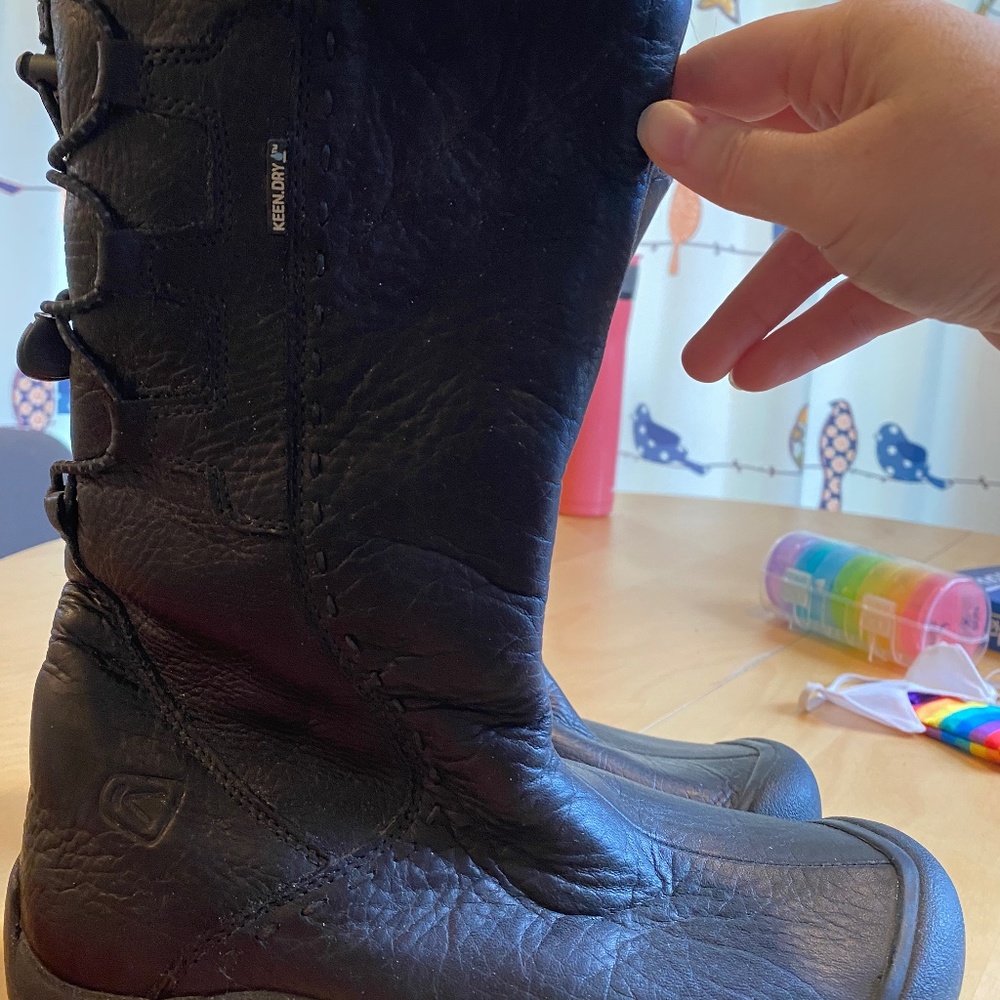 KEEN insulated boots